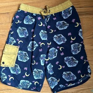 Patagonia M boys long swim trunks blue and yellow print lines pockets great cond